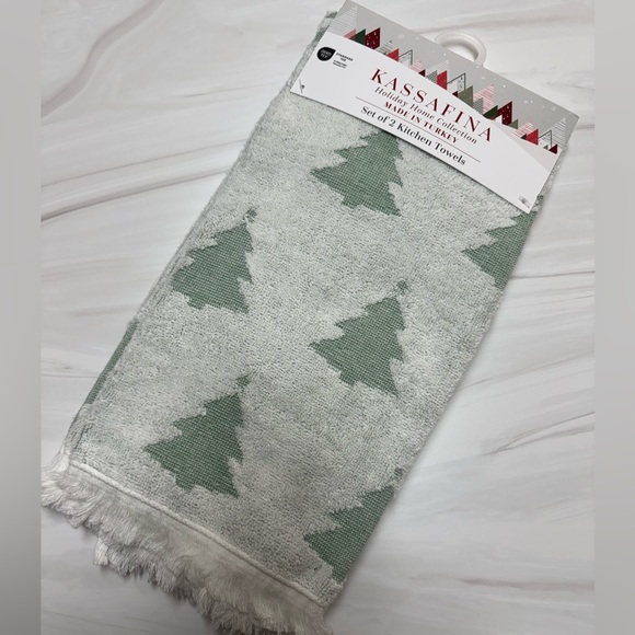 MADE IN TURKEY DECORATIVE HOLIDAY TOWEL SET OF 2 - Picture 1 of 13